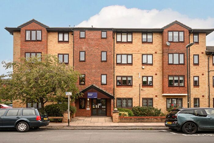 2 Bedroom Flat For Sale In Griffiths Road, Wimbledon, London, SW19
