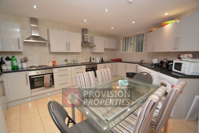 9 Bedroom Terraced House To Rent In Regent Park Terrace, Hyde Park, Leeds, LS6