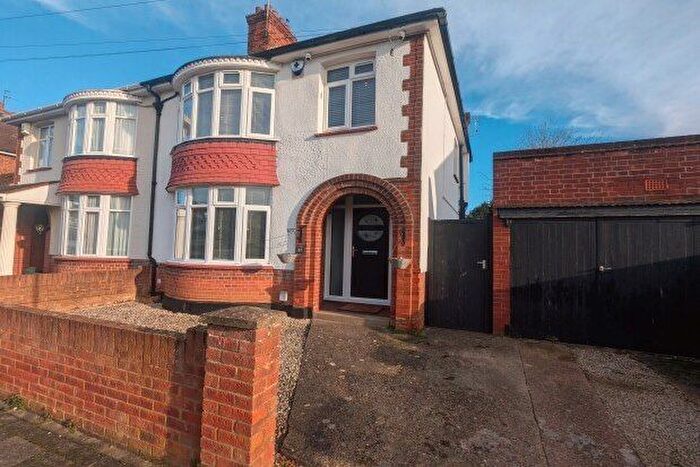 3 Bedroom Property To Rent In Spenser Road, Bedford, MK40