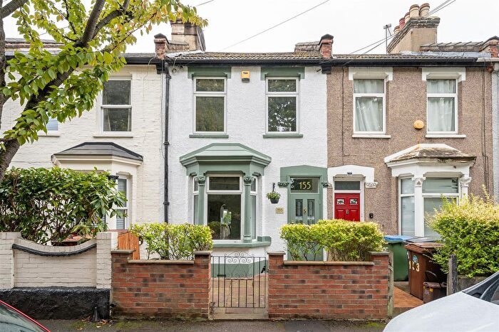 2 Bedroom Property For Sale In Trumpington Road, Forest Gate, E7