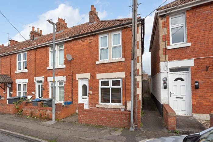 2 Bedroom End Of Terrace House For Sale In Dursley Road, Trowbridge, BA14