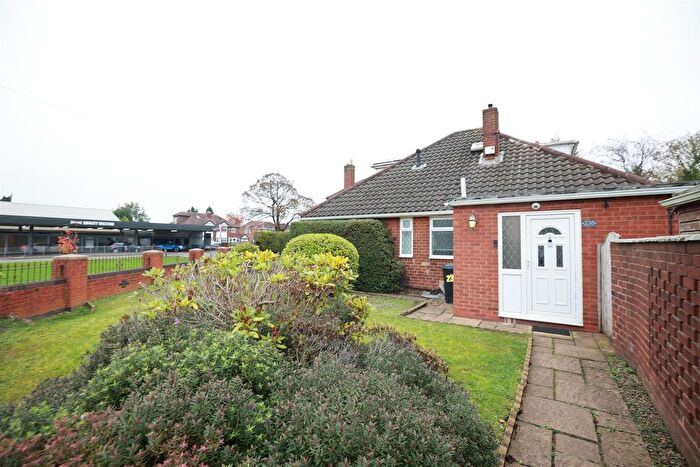 3 Bedroom Bungalow For Sale In Bradford Road, Castle Bromwich, Birmingham, B36