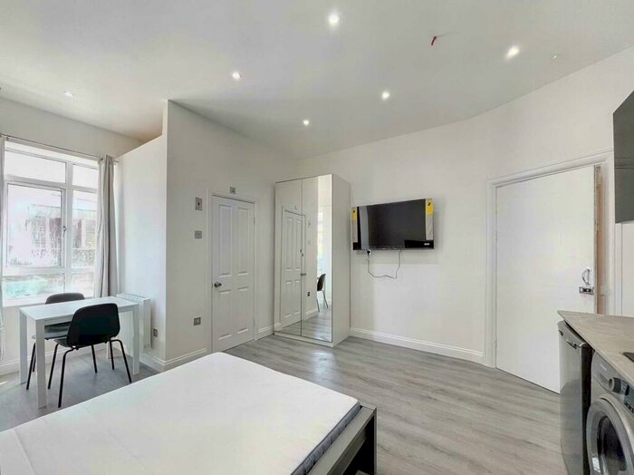 Apartment To Rent In Belle Vue Crescent, Southbourne, BH6