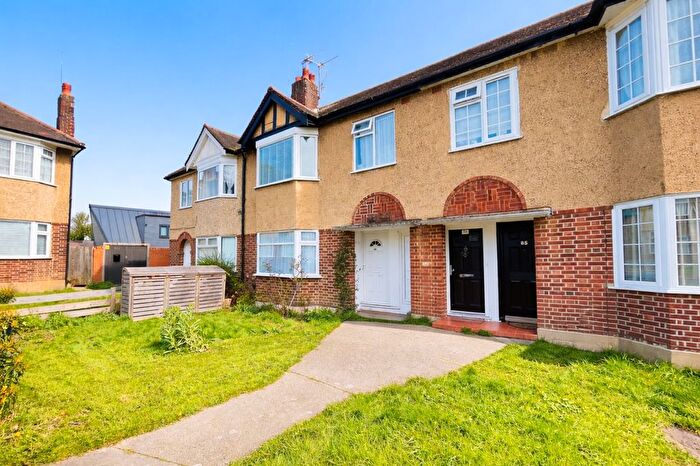 1 Bedroom Flat To Rent In Beresford Gardens, Enfield, EN1