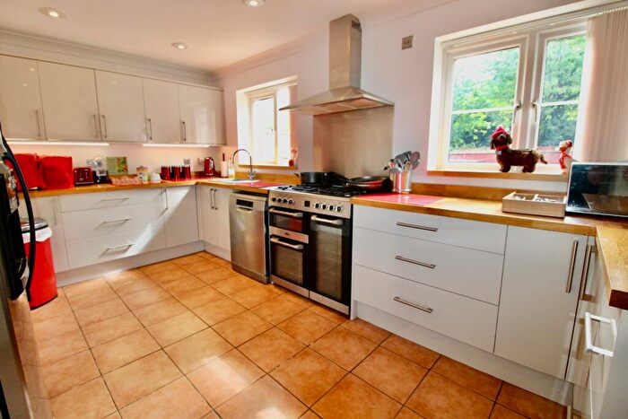 6 Bedroom Detached House For Sale In Alvis Drive, Yaxley, Peterborough, PE7