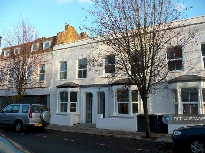 2 Bedroom Flat To Rent In Herne Hill, London, SE24