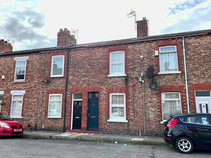 2 Bedroom Terraced House To Rent In Baker Street, York, YO30