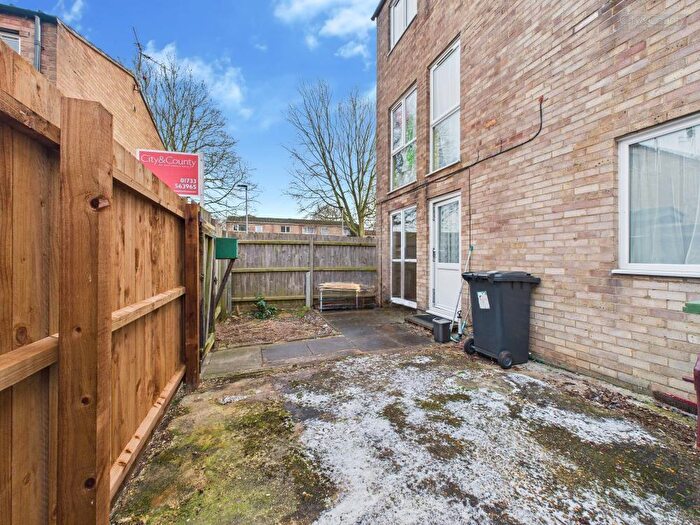 1 Bedroom Maisonette For Sale In White Cross, Peterborough, PE3