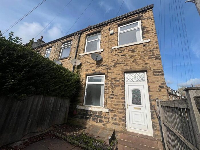 2 Bedroom End Terrace House For Sale In Stile Common Road, Huddersfield, HD4