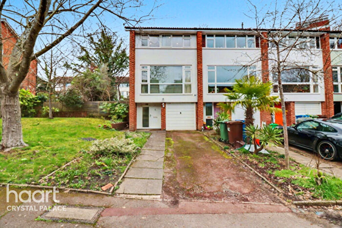 3 Bedroom End Of Terrace House For Sale In Tylney Avenue, London, SE19