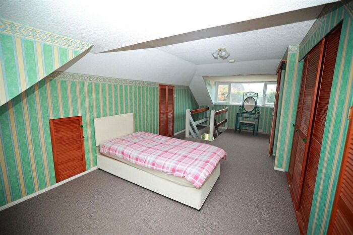 3 Bedroom Bungalow For Sale In Bradford Road, Castle Bromwich, Birmingham, B36