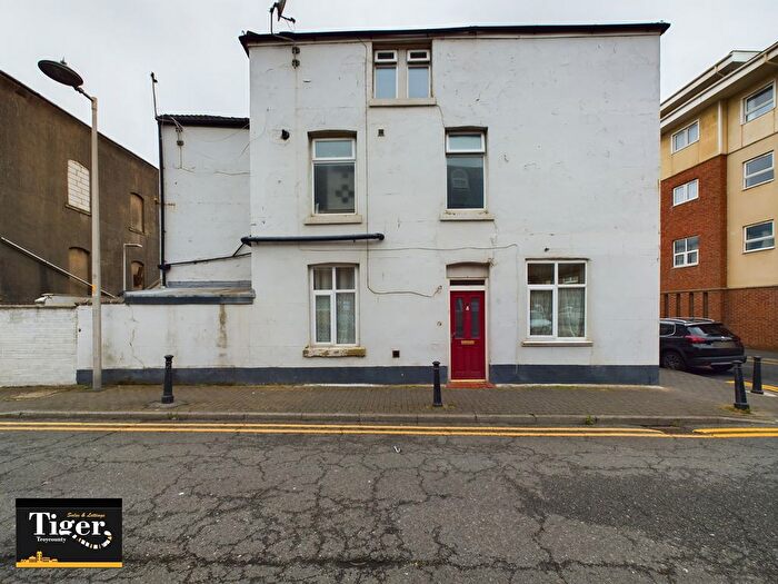 5 Bedroom End Of Terrace House To Rent In Singleton Street, Blackpool, FY1