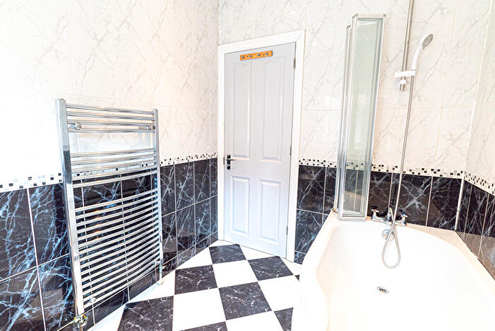 7 Bedroom Semi-Detached House To Rent In Granby Grove, Southampton, SO17