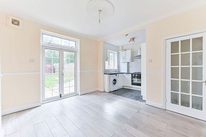 3 Bedroom Terraced House To Rent In Beckway Road, Norbury, London, SW16