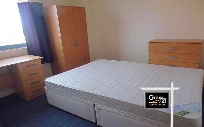 1 Bedroom Flat To Rent In |Ref: |, Mede House, Salisbury Street, Southampton, SO15