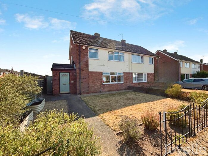 3 Bedroom Semi-Detached House For Sale In Dore Avenue, North Hykeham, LN6