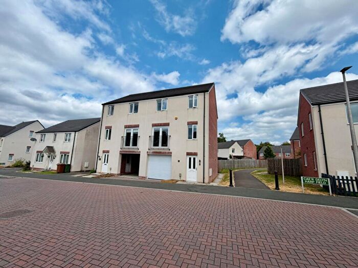 3 Bedroom Property For Sale In Cae'r Delyn, Oakdale, NP12