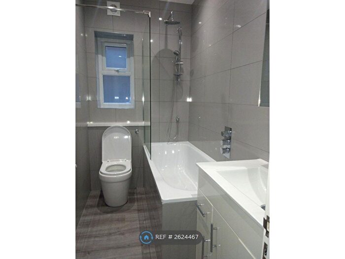 1 Bedroom Flat To Rent In Leas Road, Guildford, GU1
