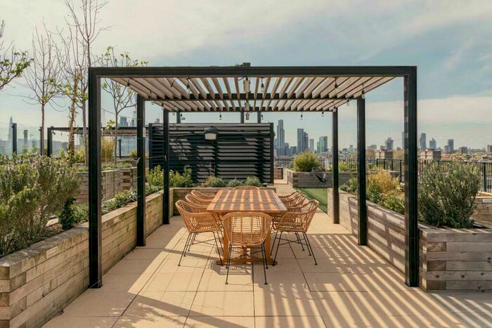 1 Bedroom Apartment To Rent In Dressage Court, Bethnal Green, E2