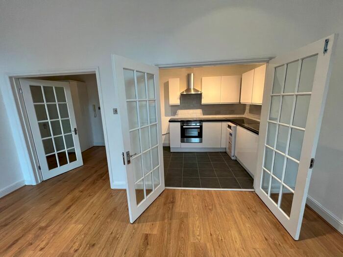 2 Bedroom Flat To Rent In Gloucester Place, London, W1H