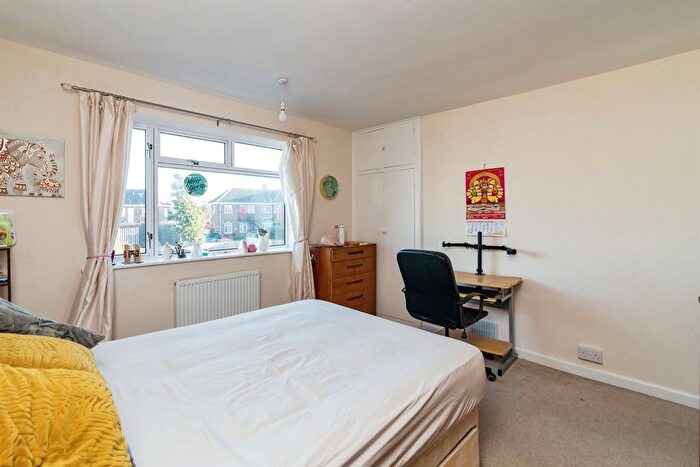 3 Bedroom End Of Terrace House For Sale In Hollingsworth Road, Lowestoft, NR32