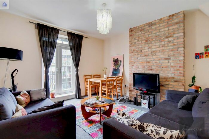 3 Bedroom Flat For Sale In Forster Road, London, SW2