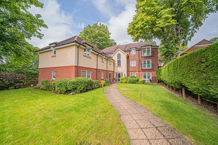 2 Bedroom Apartment For Sale In Bucknell Close, Oak Court Bucknell Close, B91