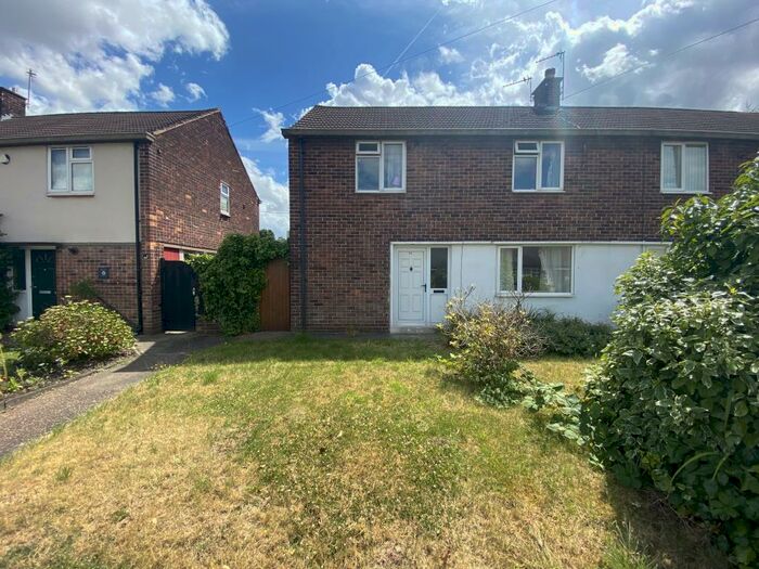 3 Bedroom Semi-Detached House To Rent In Uppingham Crescent, West Bridgford, NG2