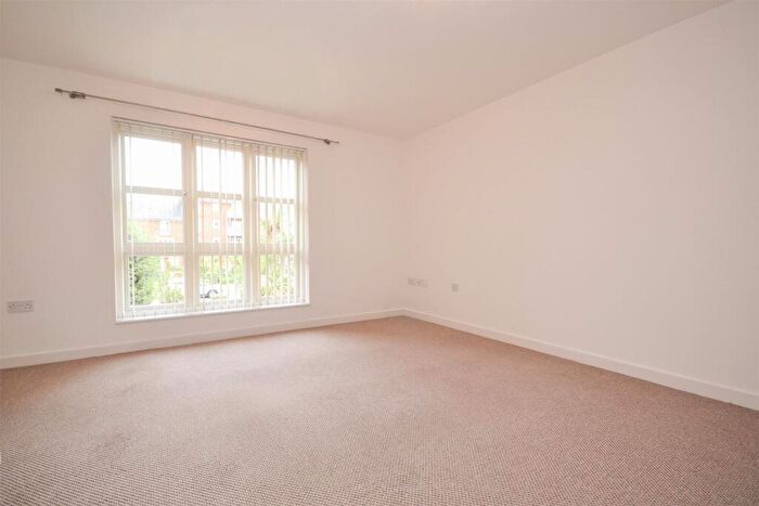 3 Bedroom Town House To Rent In Caroline Way, Eastbourne., BN23