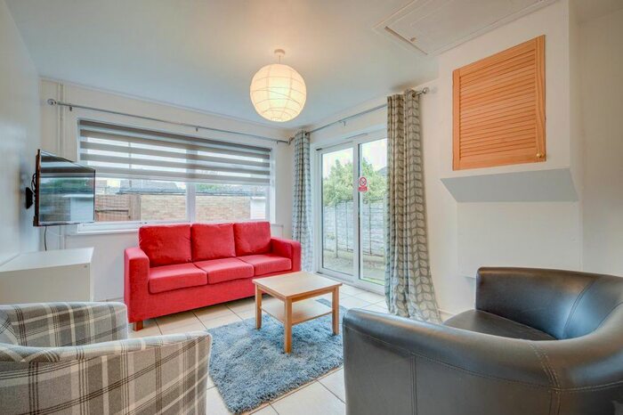 5 Bedroom Property To Rent In Payton Mews, Canterbury, CT1