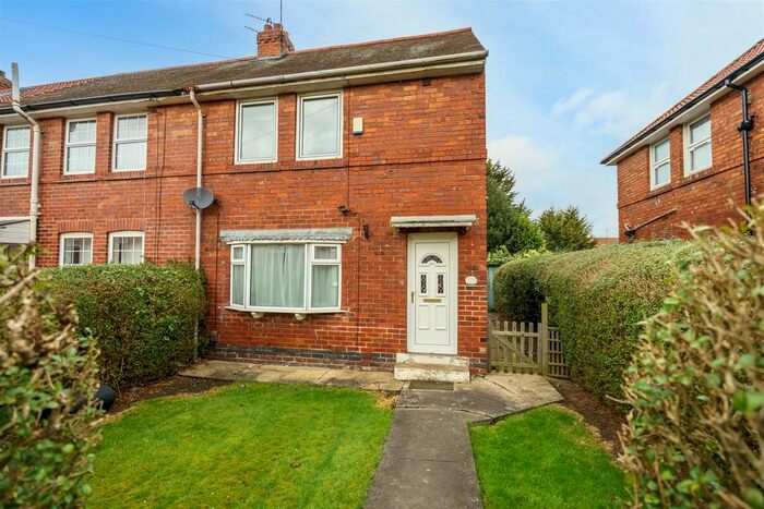 2 Bedroom Semi-Detached House To Rent In Hadrian Avenue, York, YO10