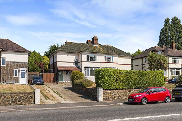 3 Bedroom Semi-detached House For Sale In Gravesend Road, Rochester, Kent, ME2
