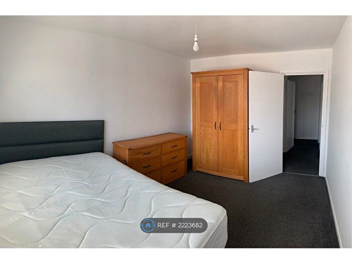 1 Bedroom Flat To Rent In Abinger Lodge, Lancing, BN15