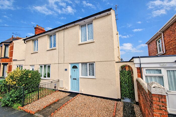 3 Bedroom Semi-Detached House For Sale In Wardrew Road, St Thomas, Exeter, EX4