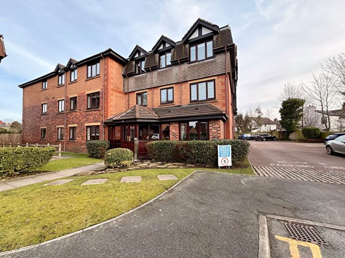 2 Bedroom Flat For Sale In Windsor Court, Poulton-Le-Fylde, FY6