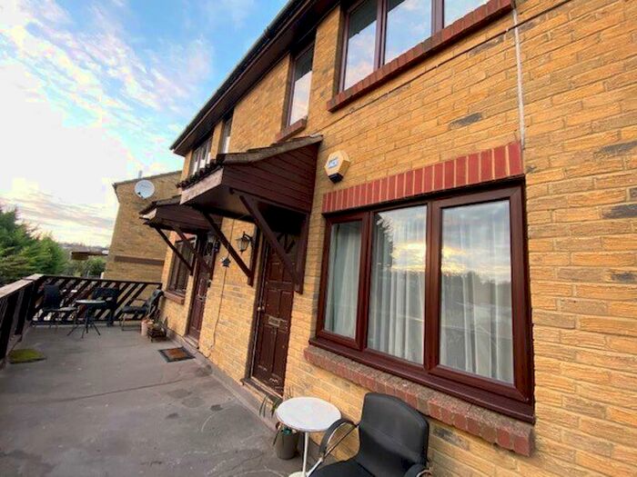 1 Bedroom Flat To Rent In Church Street, Tovil, Maidstone, Kent, ME15