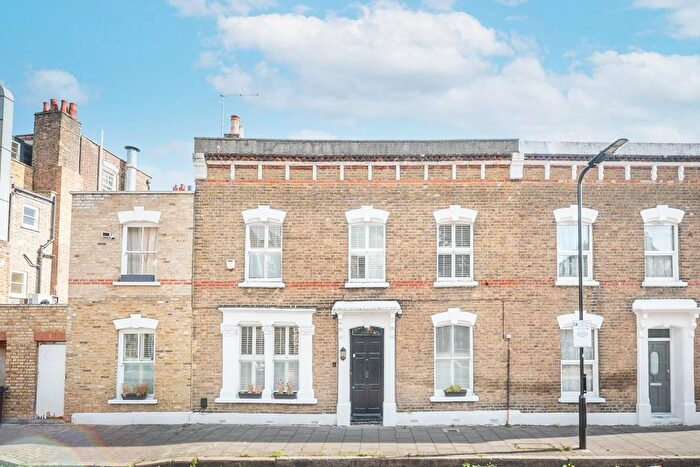 3 Bedroom Terraced House For Sale In Marton Road, London, N16