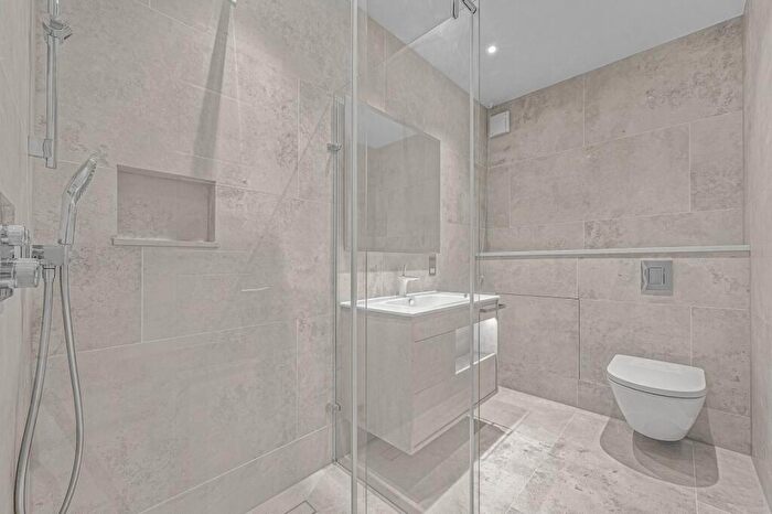 5 Bedroom Detached House For Sale In Rowdon Avenue, London, NW10