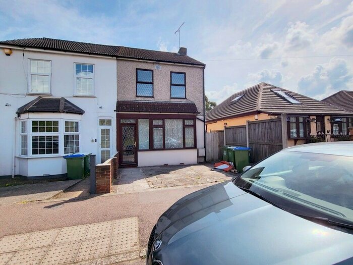 4 Bedroom Semi-Detached House To Rent In Norman Road, Belvedere, Kent, DA17