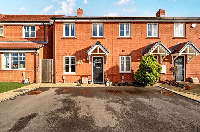 2 Bedroom End Of Terrace House For Sale In Garrett Drive, Shinfield, Reading, Berkshire, RG2