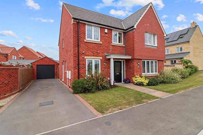 4 Bedroom Detached House For Sale In Westmoreland Road, Chesterfield, S41