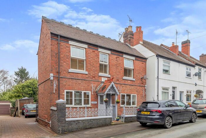 4 Bedroom Detached House For Sale In Hill Street, Cheslyn Hay, Walsall, Staffordshire, WS6