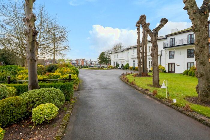 1 Bedroom Flat To Rent In Marlow, Wargravenue Road, Henley-On-Thames, Oxfordshire, RG9