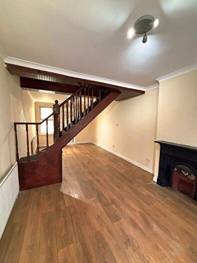 3 Bedroom End Of Terrace House To Rent In James Street, Enfield, EN1