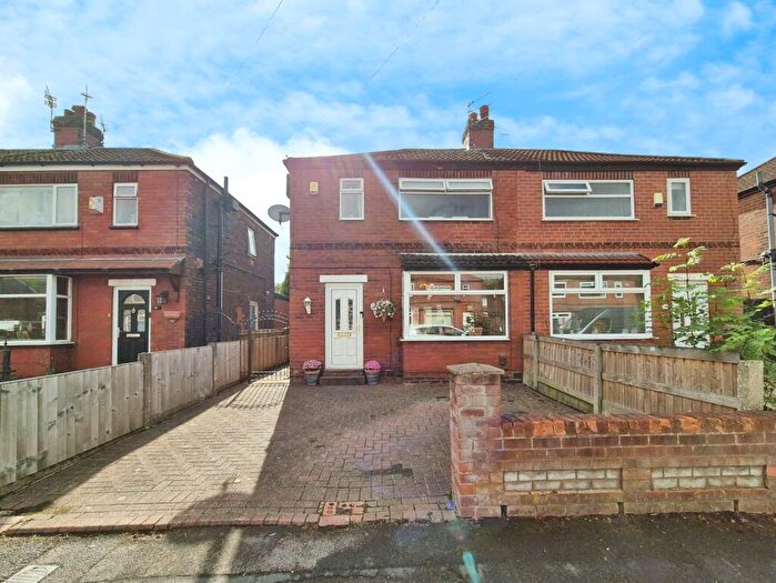 3 Bedroom Semi-Detached House For Sale In Dunoon Road, Stockport, Greater Manchester, SK5