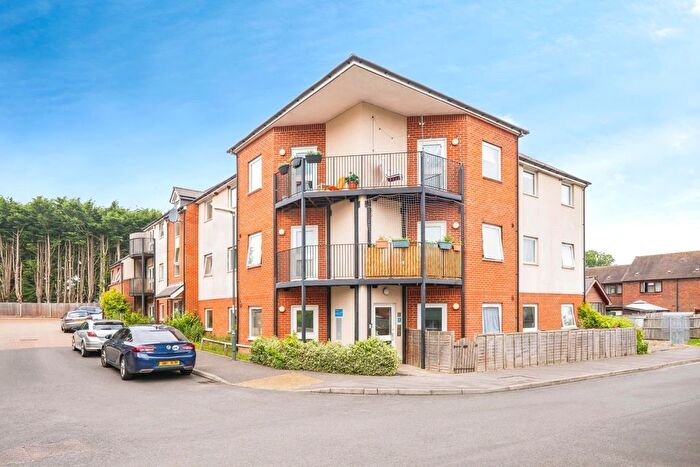 2 Bedroom Flat For Sale In Forest Road, Midhurst, West Sussex, GU29
