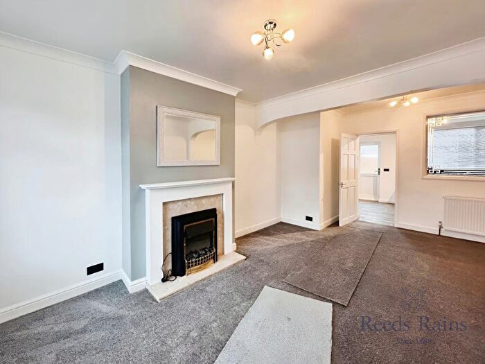 3 Bedroom Terraced House For Sale In Wharfedale Avenue, Hull, East Yorkshire, HU9