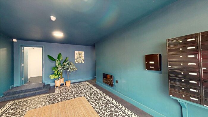 Apartment To Rent In Twyning Road, Stirchley, Birmingham, West Midlands, B30