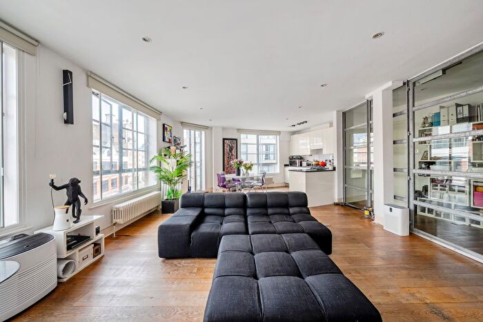 1 Bedroom Flat For Sale In Goswell Road, Clerkenwell, London, EC1V