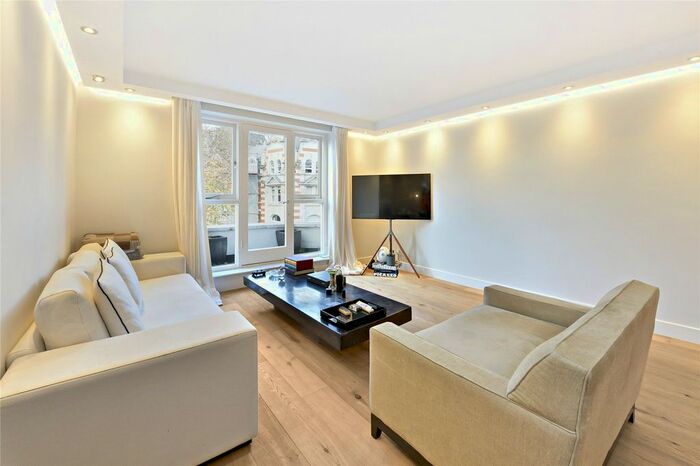 3 Bedroom Flat To Rent In Egerton Gardens, Knightsbridge, SW3